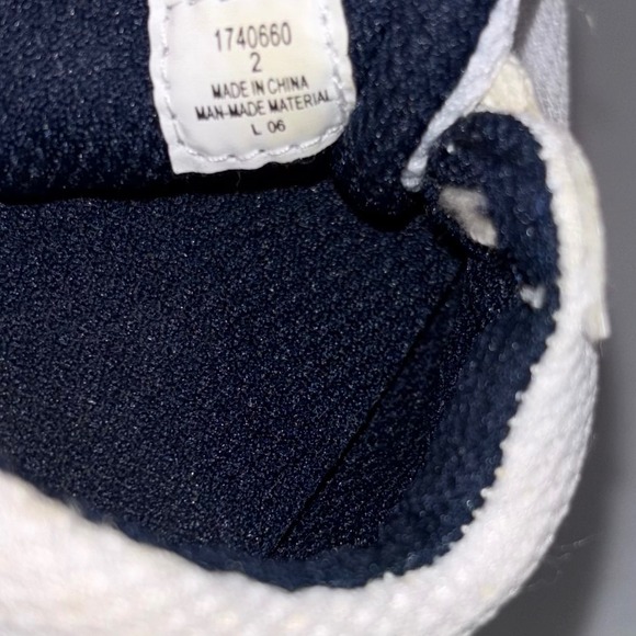 Baby Athletic Sneakers White and Blue Infant‎ Shoes Size 2 Toddler Kids - Picture 3 of 5